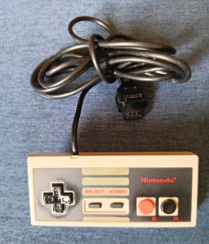 Nintendo nes 004 - nintendo, wired